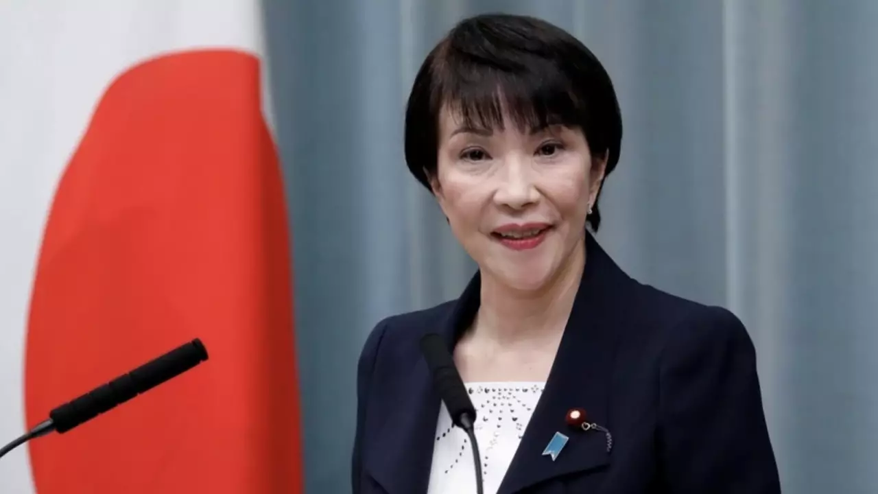 Жапонияда жүздеген адам премьер-министрдің отставкасын талап етті