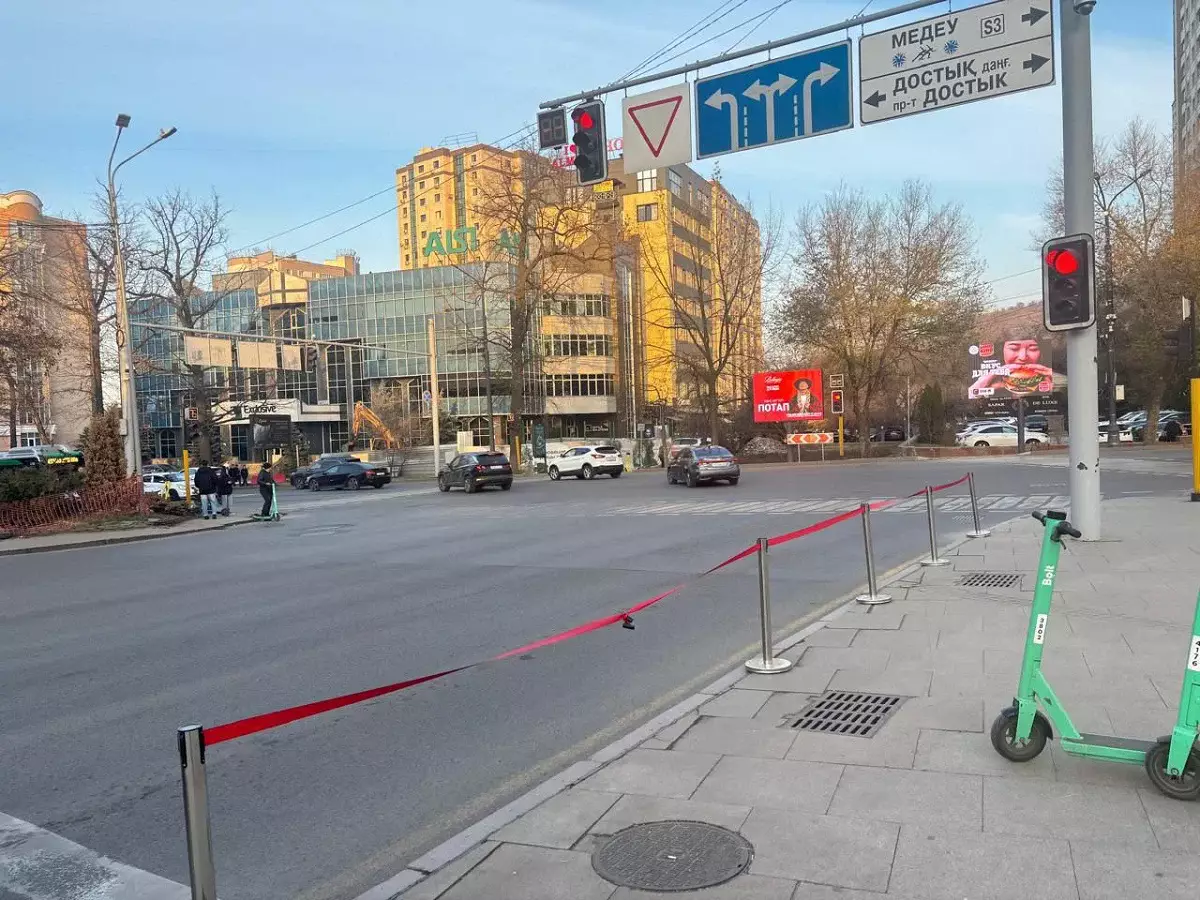 В Алматы запущен пилотный проект по корректировке светофорной фазы