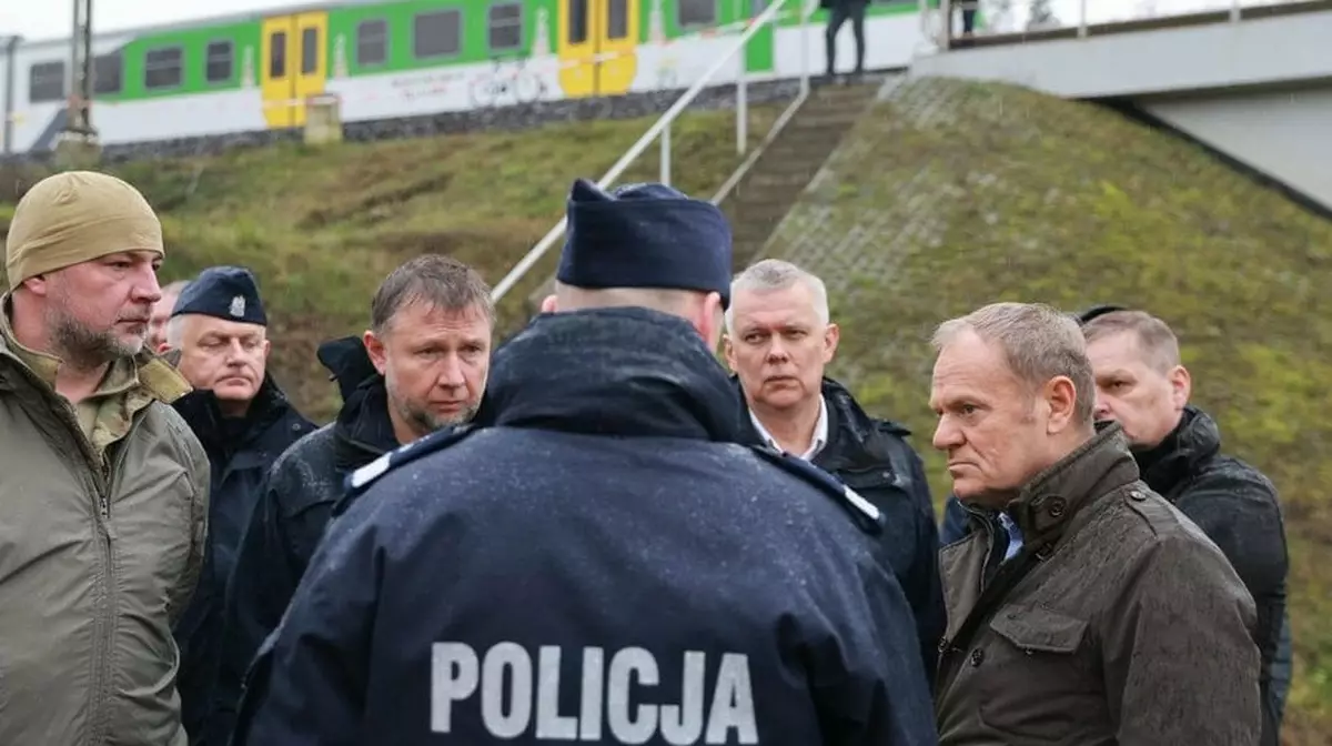 В Польше взорвали железную дорогу, по которой идёт помощь Украине