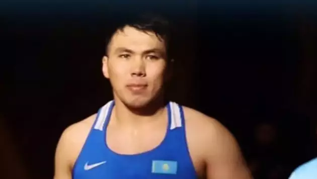 Нокдауном и разгромом завершился бой Казахстана за медаль Кубка мира по боксу