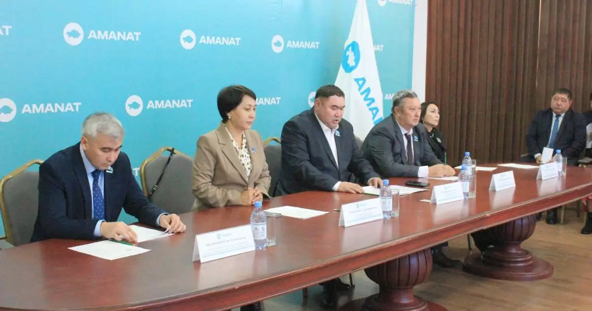  Жетісу облысында Әйелдер қанаты атқаратын жұмыстардың басым бағыттары талқыланды 