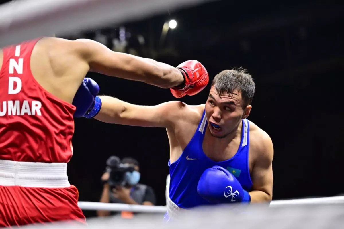 «Үнділерден өте алмады»: Әлем кубогында қазақ боксшылары жаппай жеңілді