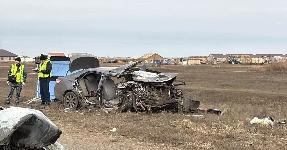  БҚО-да екі көлік бетпе-бет соқтығысып, біреуі өртеніп кетті: 8 адам қаза болды 