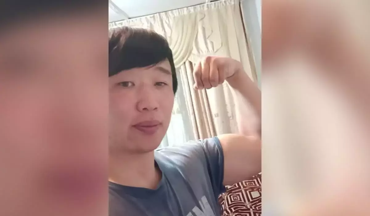 «Родные братья так не похожи!»: в сети появился двойник Кайрата Нуртаса (ВИДЕО)