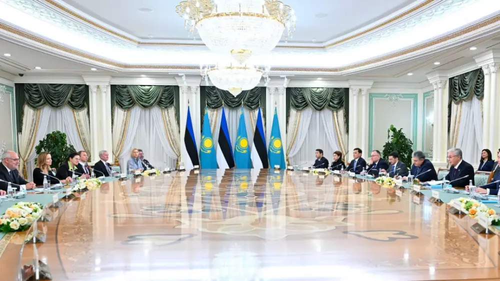 Қазақстан мен Эстония президенттері кеңейтілген құрамда келіссөз жүргізді