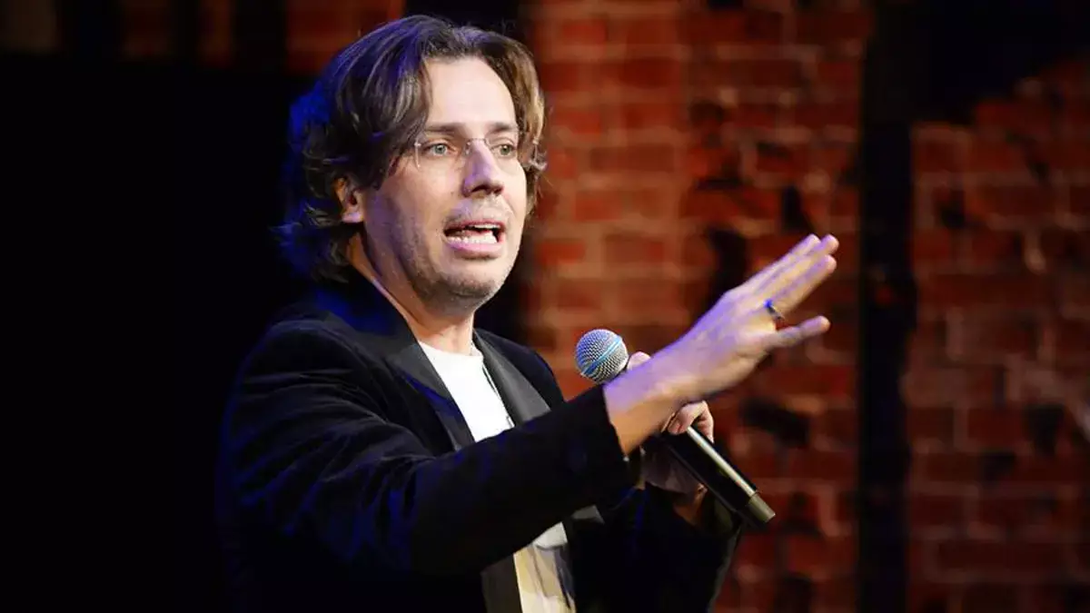 Украинский и израильский флаги, которые могут стоить Галкину свободы (видео) - новости на Lada.kz 17.11.2025