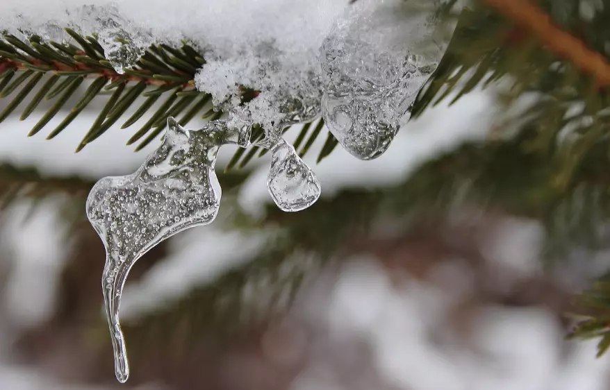 Штормовые предупреждения на вторник объявлены по всему Казахстану