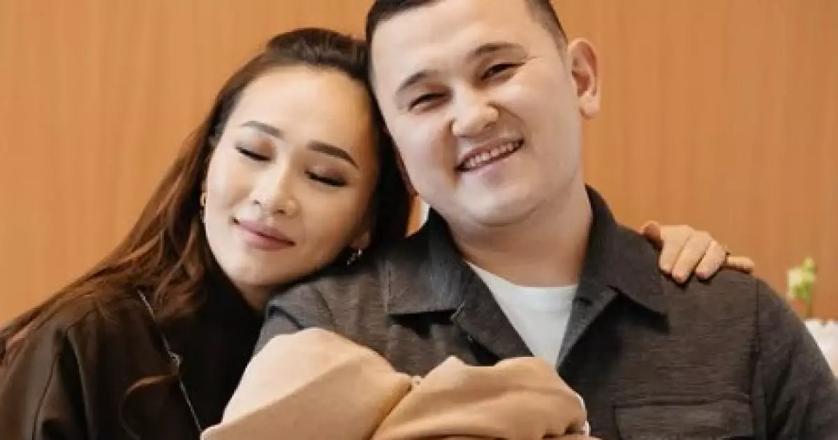   Елдос «Колобок» ұлына қандай ат қойғанын айтты   