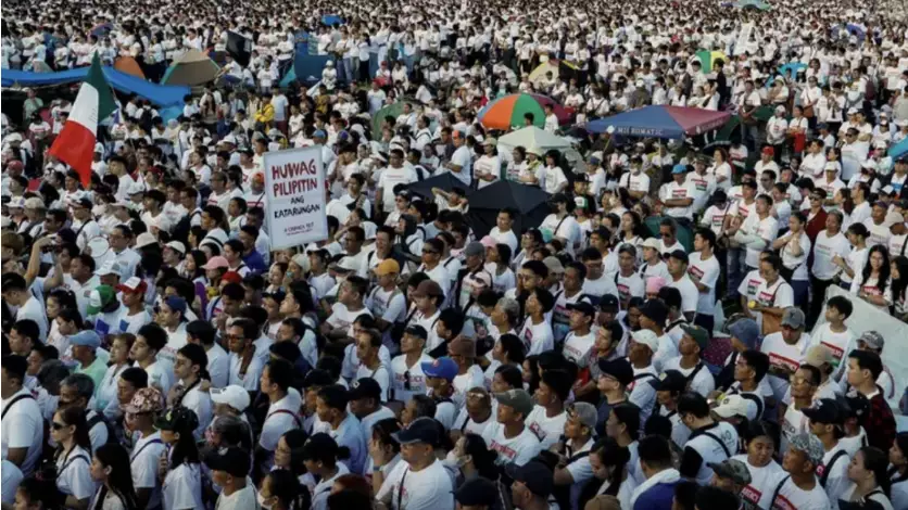 Сыбайлас жемқорлыққа қарсы: Филиппин астанасында жүздеген мың тұрғын наразылық білдіруде