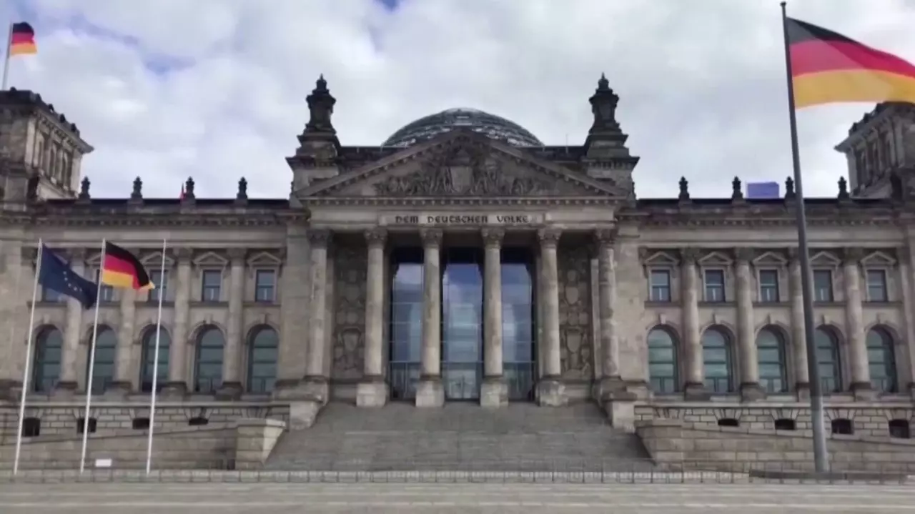 Берлин Израильге қару жеткізе бастады