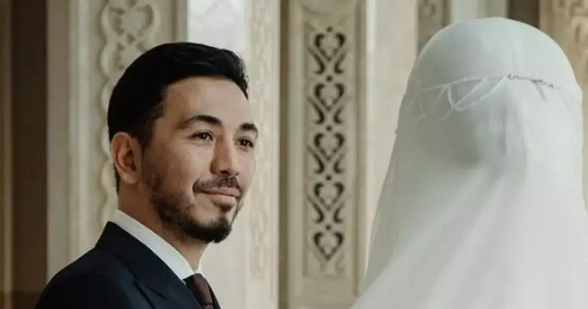 «Екі аптадан кейін үйлендік»: Дәурен Айдарқұлов үшінші әйелімен қалай танысқанын айтты