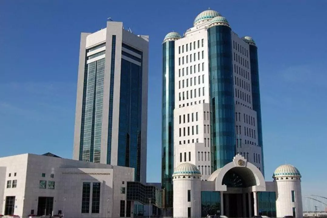 68,3% казахстанцев поддерживают переход к однопалатному Парламенту