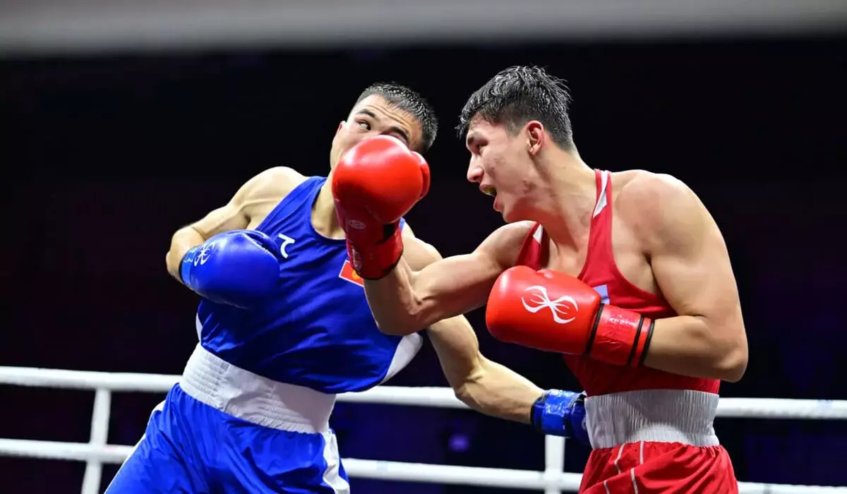 Казахстанский боксер гарантировал себе медаль на финальном этапе Кубка мира