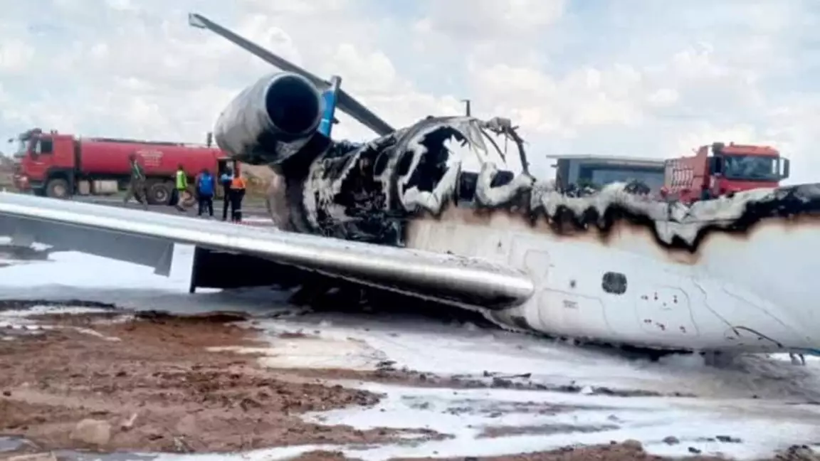 Министр мінген ұшақ жанып кетті