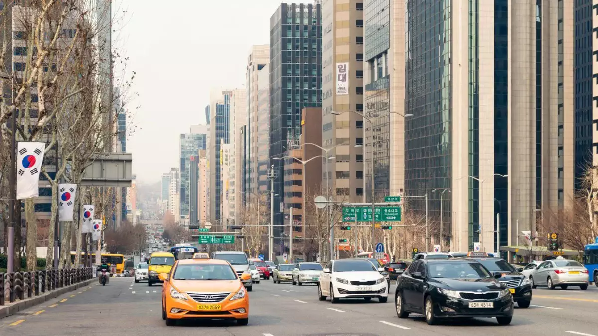 «Оңтүстік Кореядан көлік жеткіземін»: Астанада алаяқ 70 адамды алдап, 420 млн теңгесін қалтаға басқан