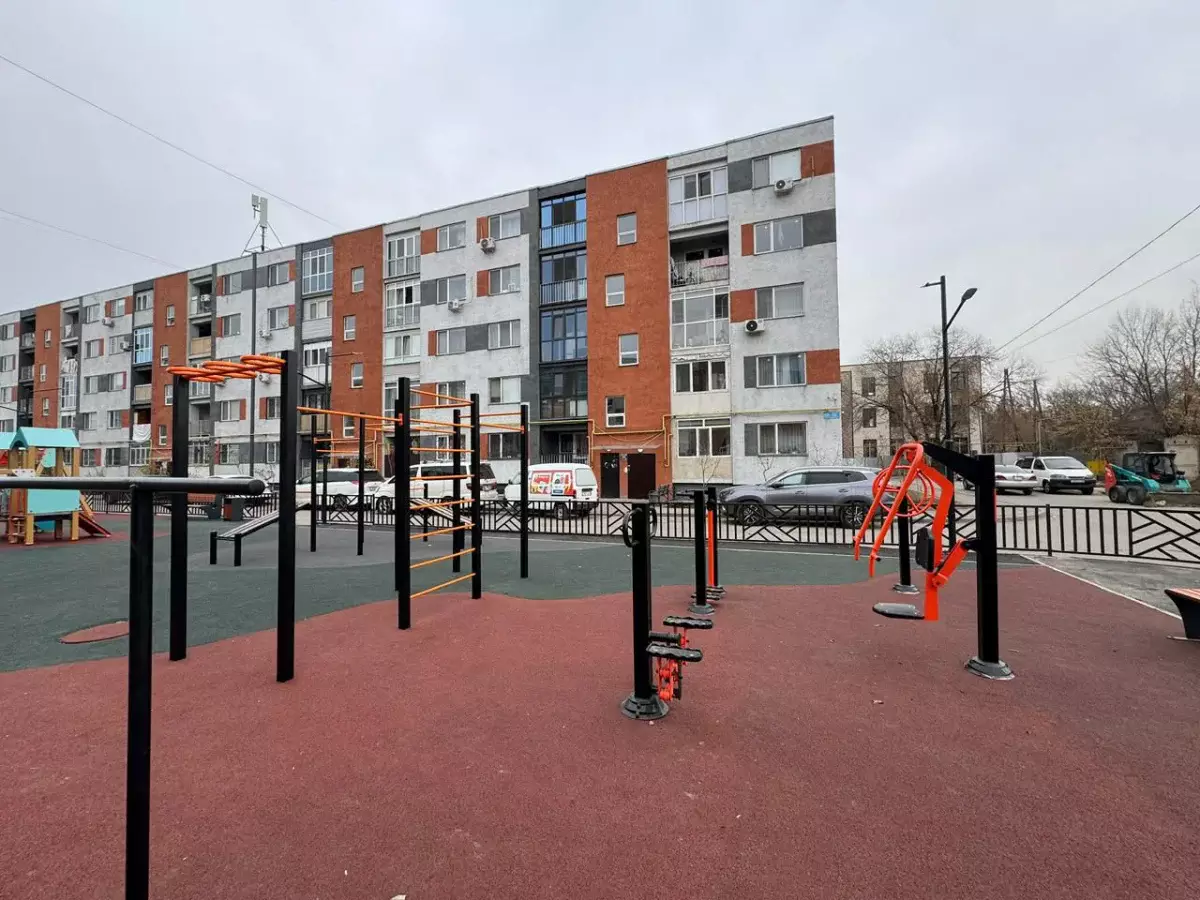 Комфортная среда для жителей: в Наурызбайском районе обновлены дворы и общественные зоны