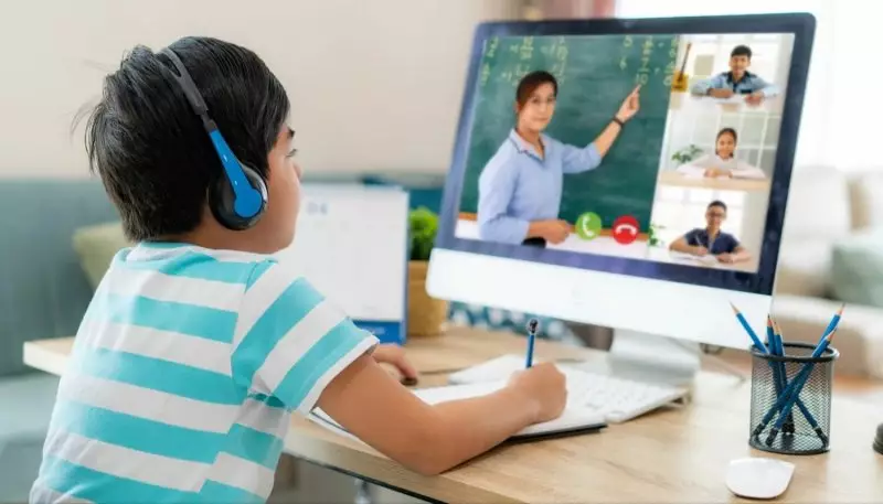 Треть школ перевели на дистанционку из-за вспышки "гонконгского гриппа" в Усть-Каменогорске