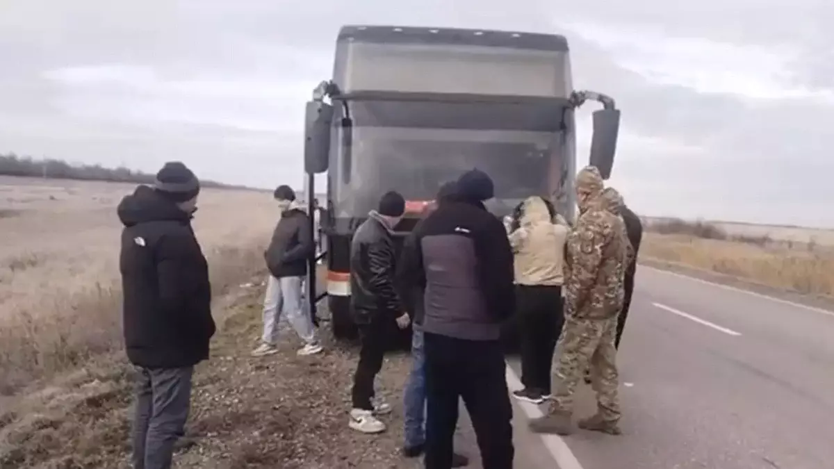 Қостанайда автобус бұзылып, 25 адам қауіпсіз жерге жеткізілді