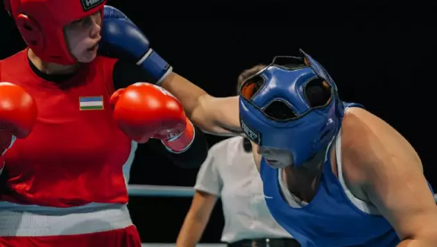 Разгромом обернулся бой Казахстан - Узбекистан за финал Кубка мира по боксу