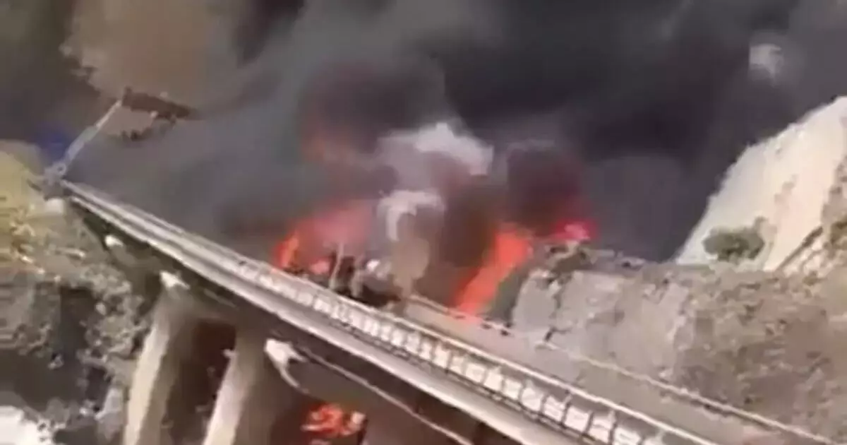  «Бір адам ғана тірі қалған»: Сауд Арабиясында 42 қажы мінген автобус өртеніп кетті 