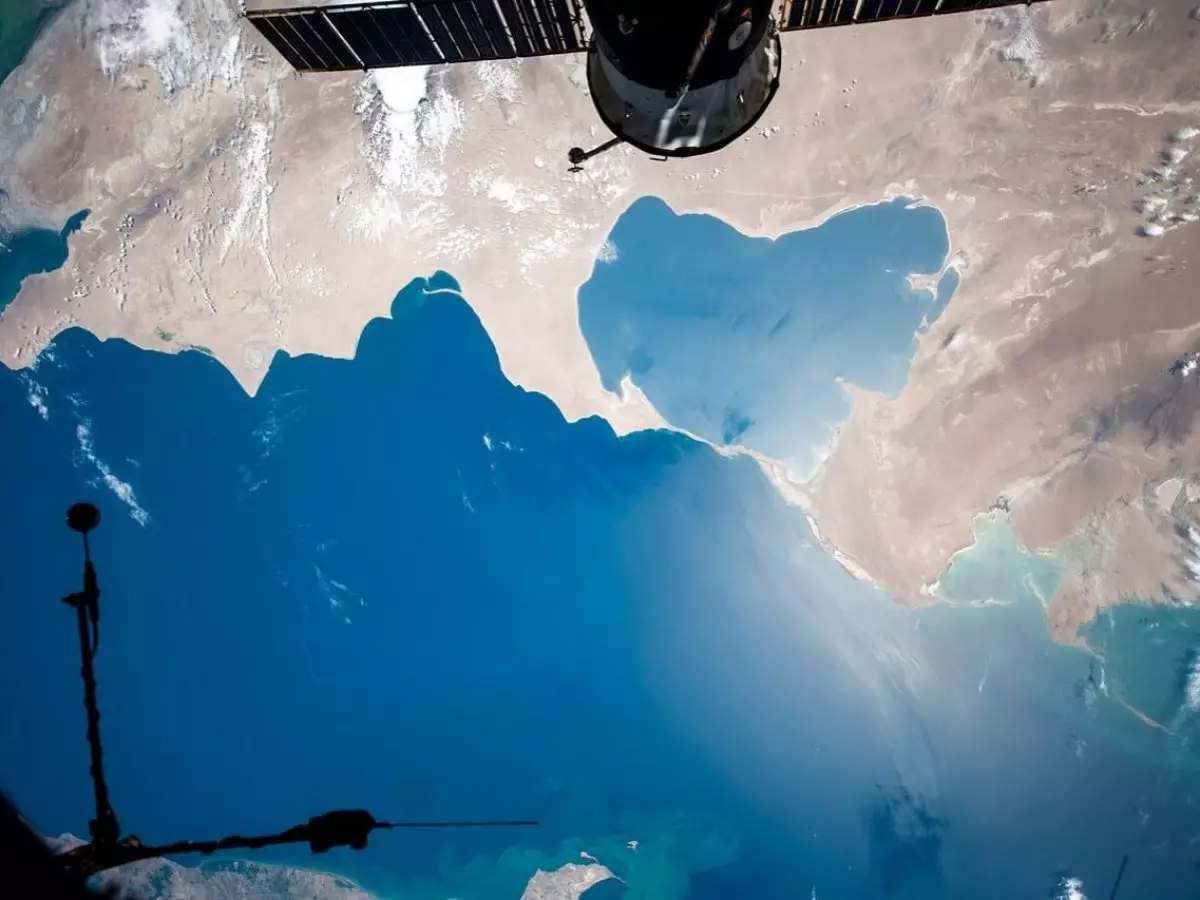 Вид на Каспийское море из космоса показал космонавт