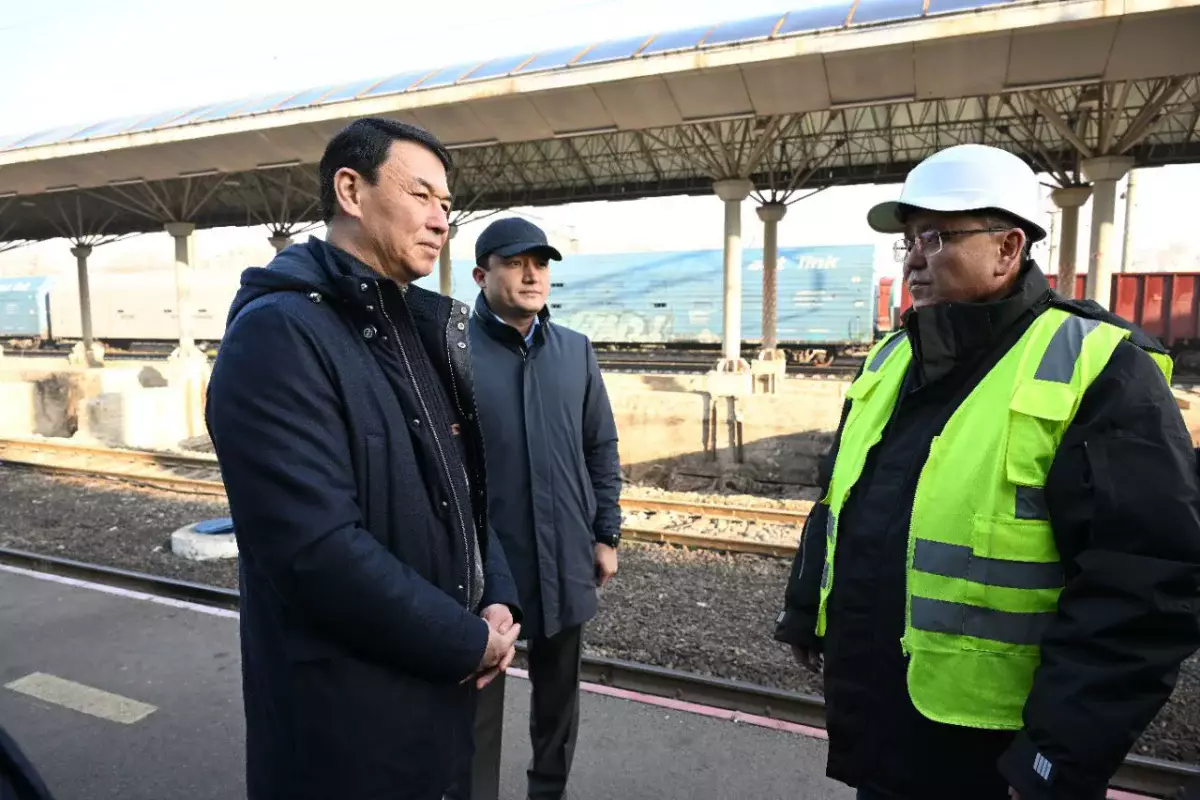 Дархан Сатыбалды проверил ход модернизации вокзала Алматы–1