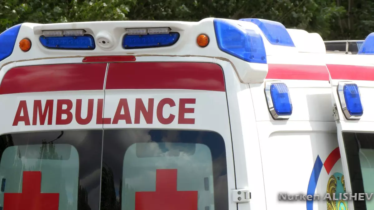 В Астане скончалась 23-летняя фельдшер, получившая травмы при обрушении фасада жилого дома