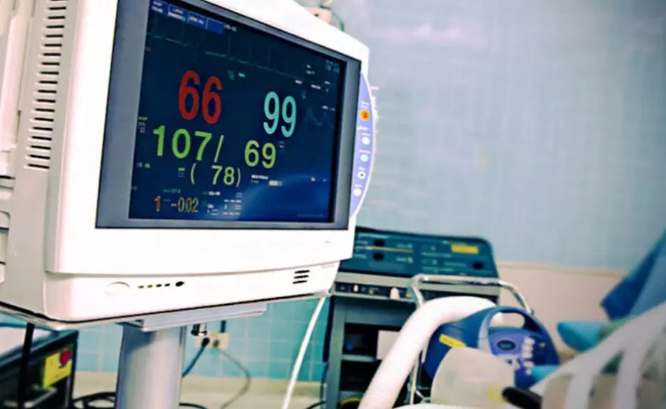 Двое пострадавших при пожаре в Жетысае находятся на ИВЛ