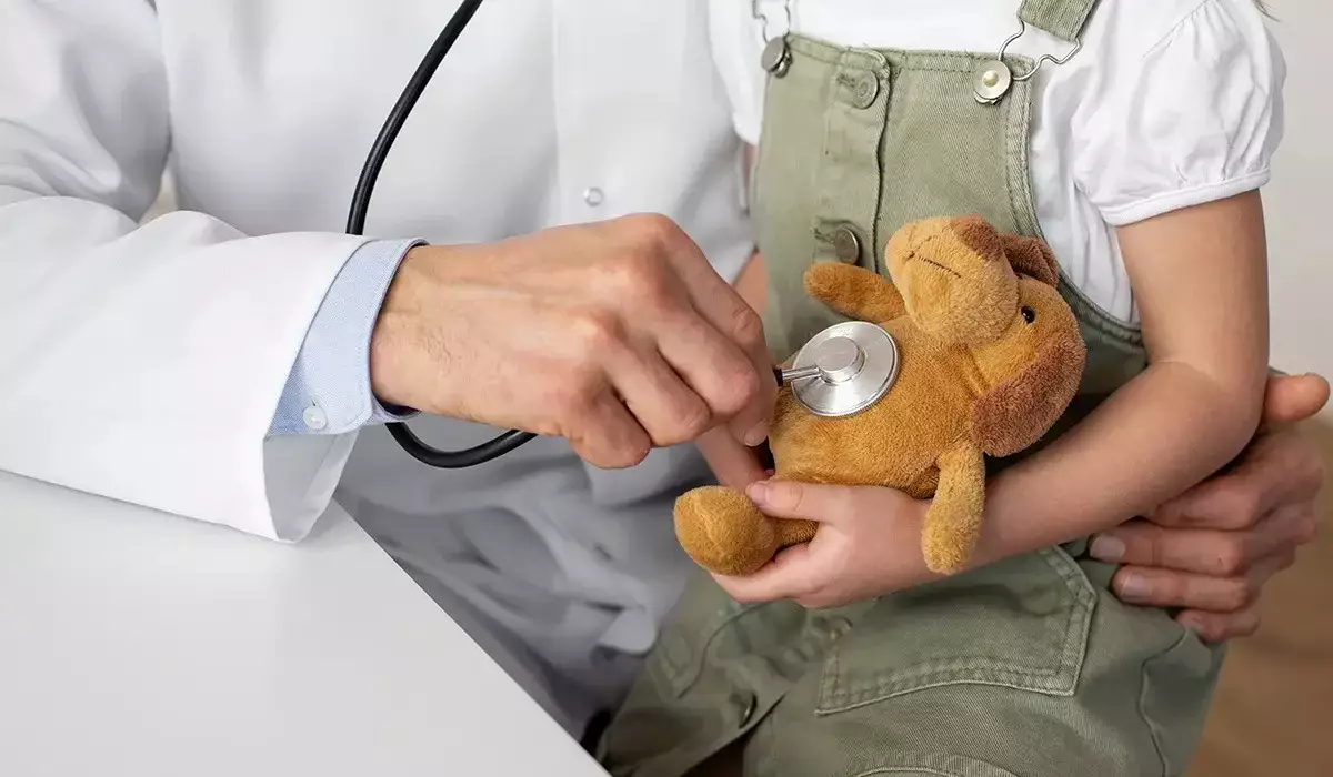 Астанада балалар арасында вирус күшейді: ауруханалар төсек-орынды көбейтіп жатыр