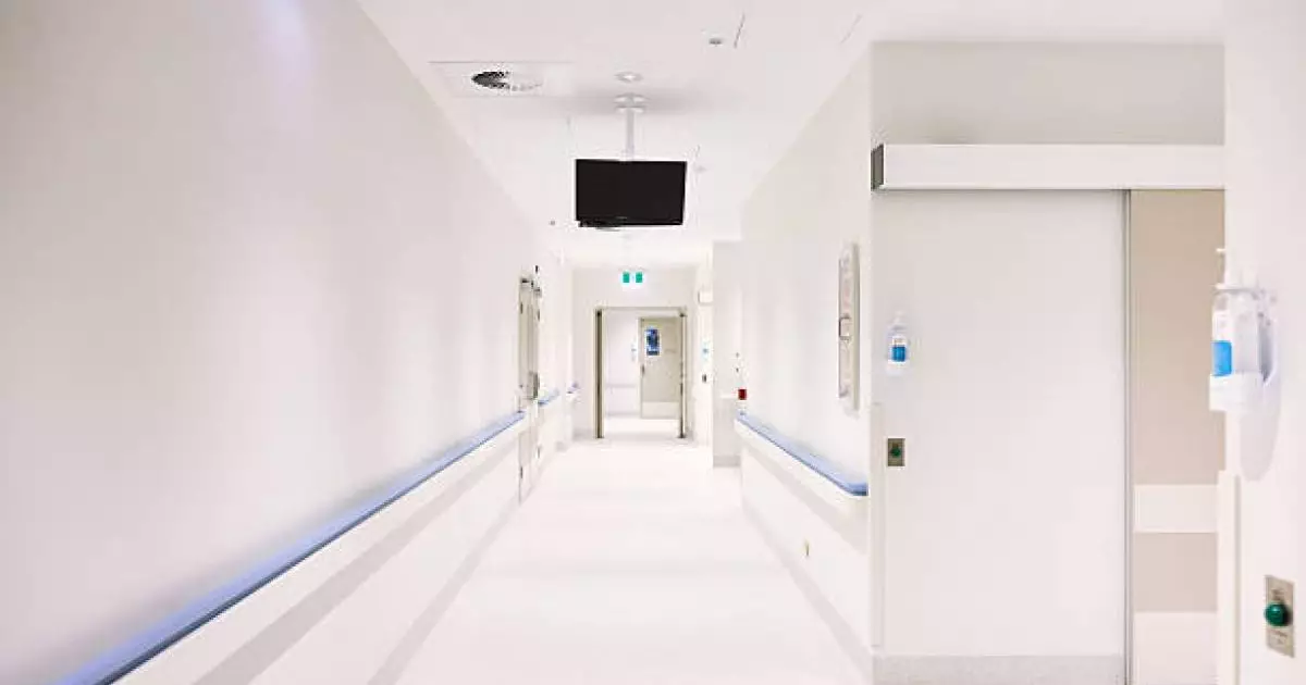  Астанада үйдің қасбеті құлады: Дәрігерлер зардап шеккендердің жағдайы туралы айтты 