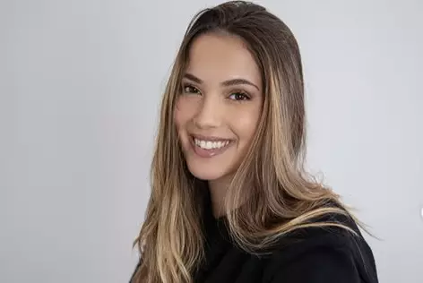 Португальская певица покорила Казнет исполнением казахской песни