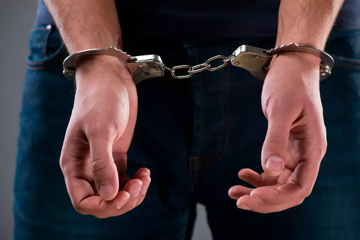 Мать заплатила залог за избившего ее сына, чтобы его выпустили из тюрьмы - новости на Lada.kz 18.11.2025