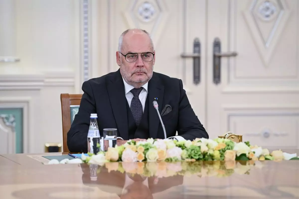 От имени всей нашей делегации благодарю всех казахстанских коллег – президент Эстонии