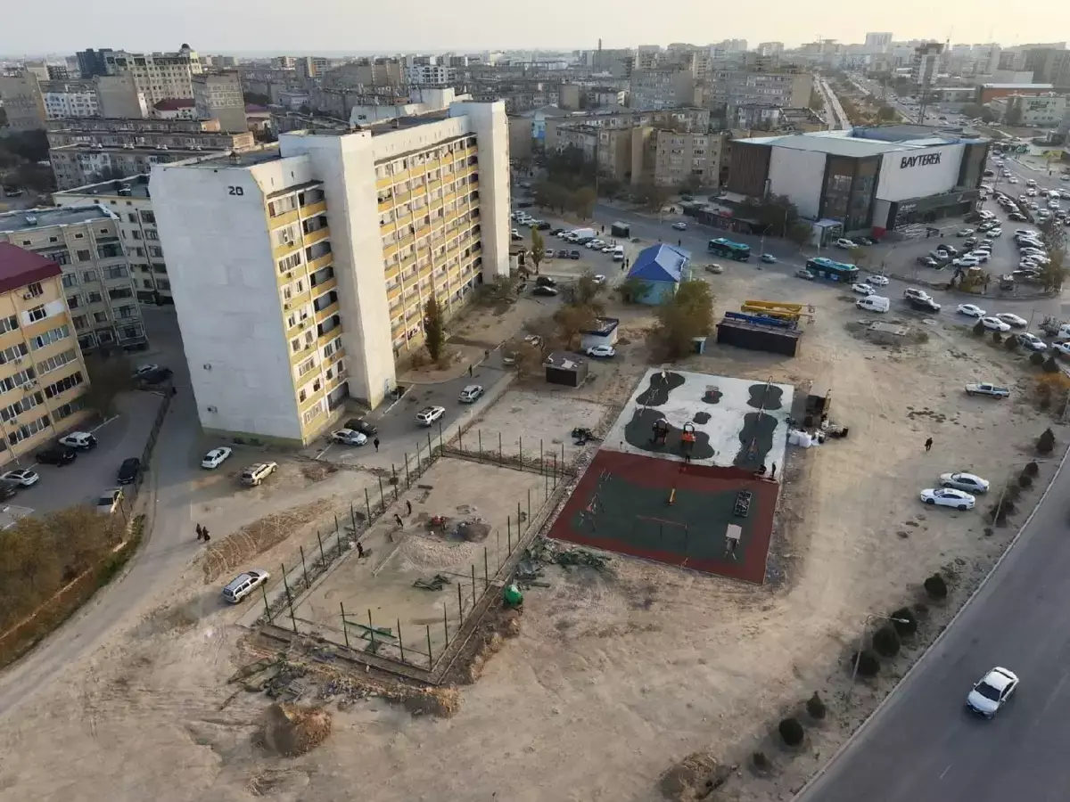 В Актау продолжают благоустраивать микрорайоны - не все жители довольны - новости на Lada.kz 18.11.2025