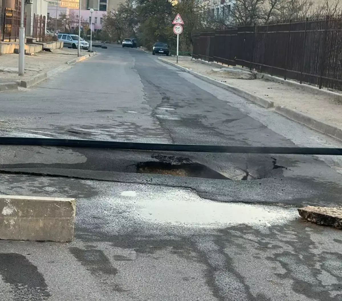 В Актау прорыв на трубопроводе стал причиной аварии - новости на Lada.kz 18.11.2025