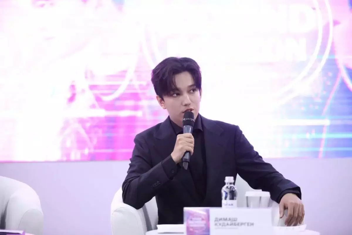 Димаш Кудайберген обратился к казахской диаспоре Египта