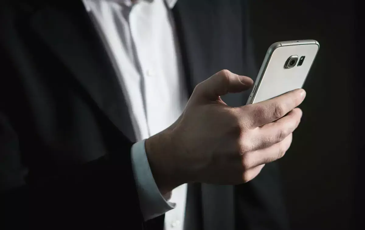 Необычный перевод: после блокировки у казахстанца с телефона ушли 24 млн тенге на чужие счета - новости на Lada.kz 18.11.2025