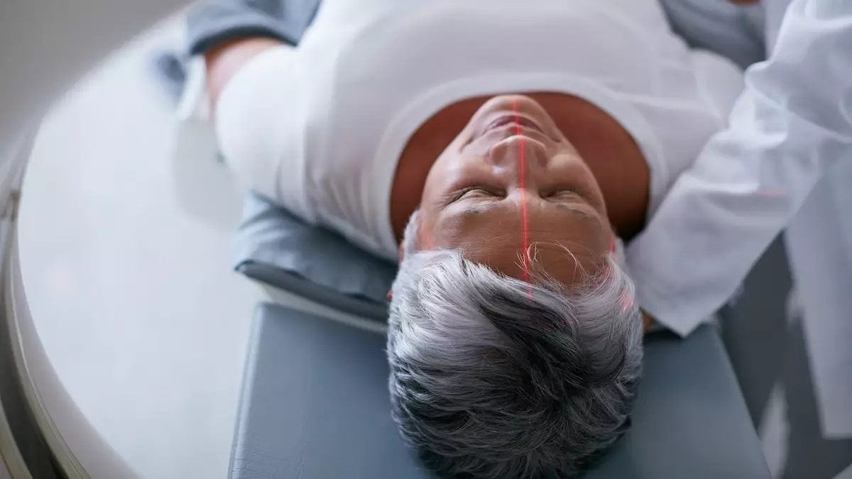 Ученые, изучающие болезнь Альцгеймера, нашли ключ к остановке деградации мозга до появления симптомов.