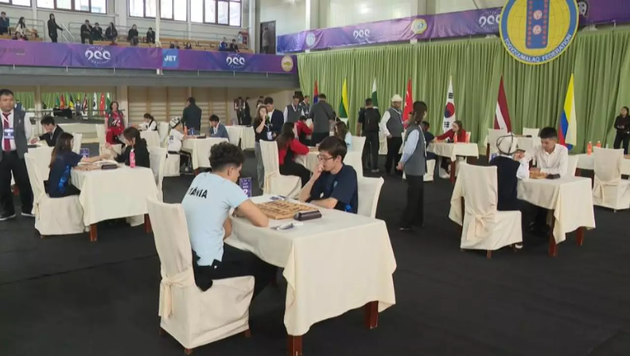 Чемпионат мира по тогызкумалаку среди юниоров стартовал в Алматы