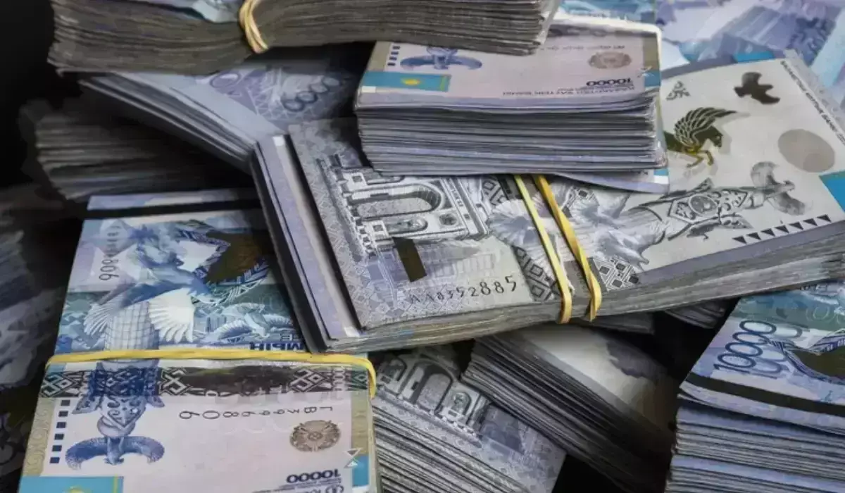 Кәсіпкер алаяқтарға 24 млн теңге аударып жіберді
