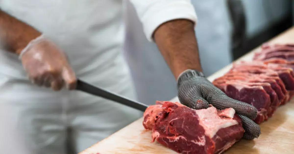   Астанада етті заңсыз өңдейтін цех анықталды   