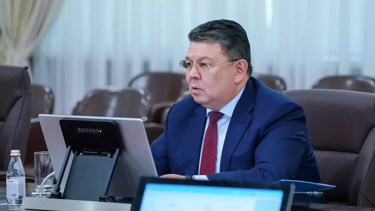 Бозумбаев исключил версию о криминале как причине трагедии в Алгабасе