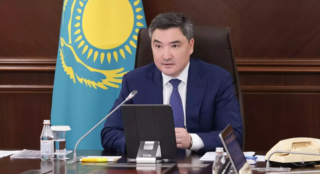 Бектенов дал поручения в связи с началом сезона вирусных заболеваний