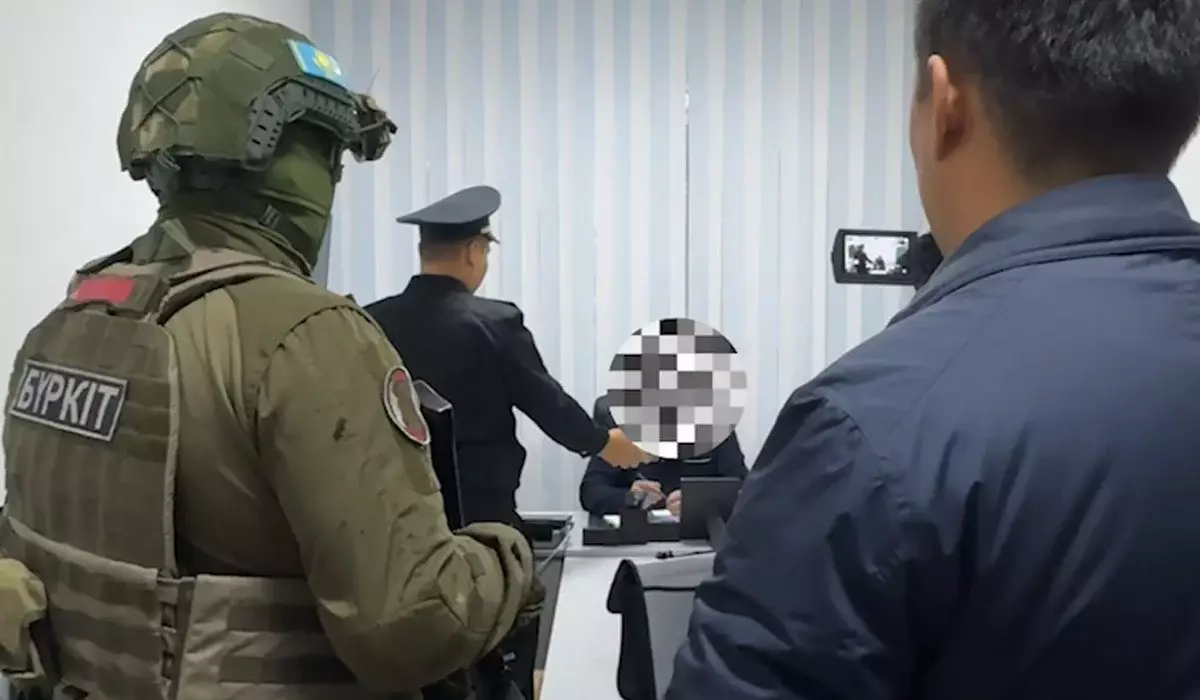 БҚО-да колледж директоры жоқ студенттер арқылы 49 млн теңге жымқырған