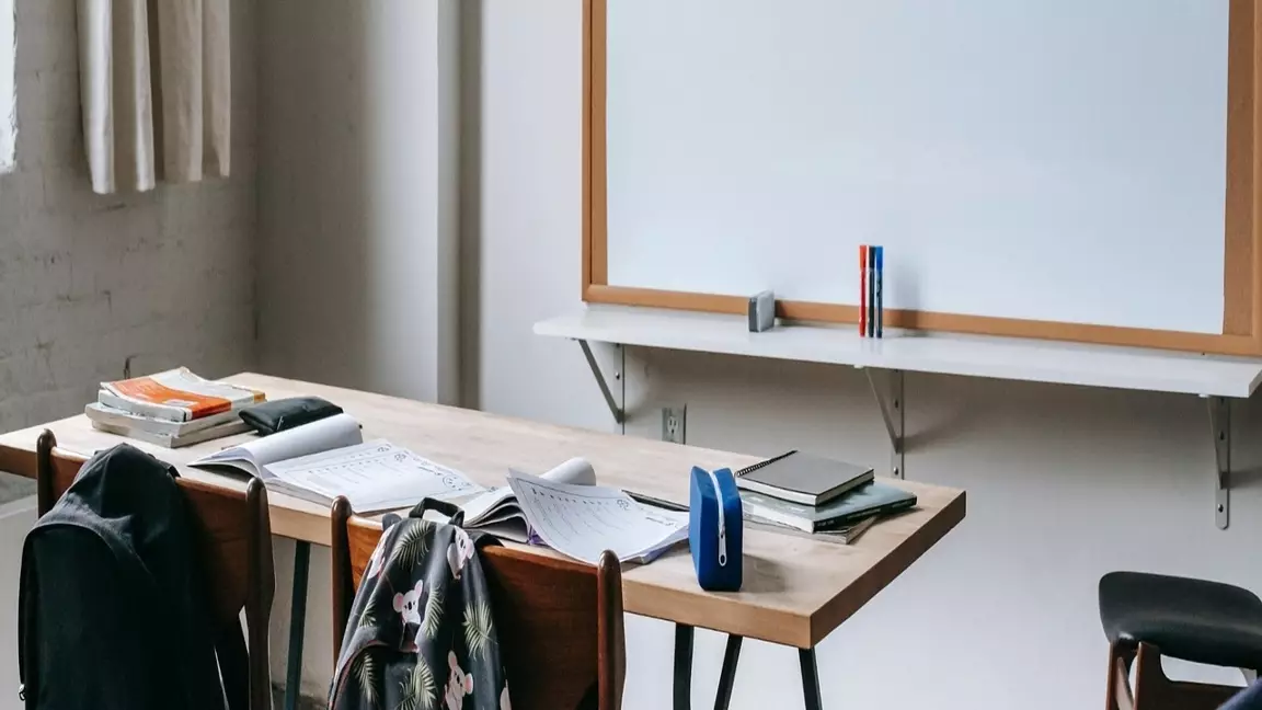 Екі облыстың оқушылары қашықтан оқи бастады