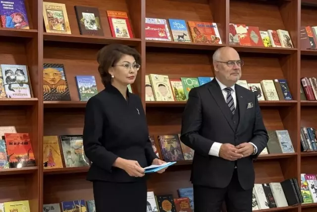 Кітапханаға Эстония Президенті келді
