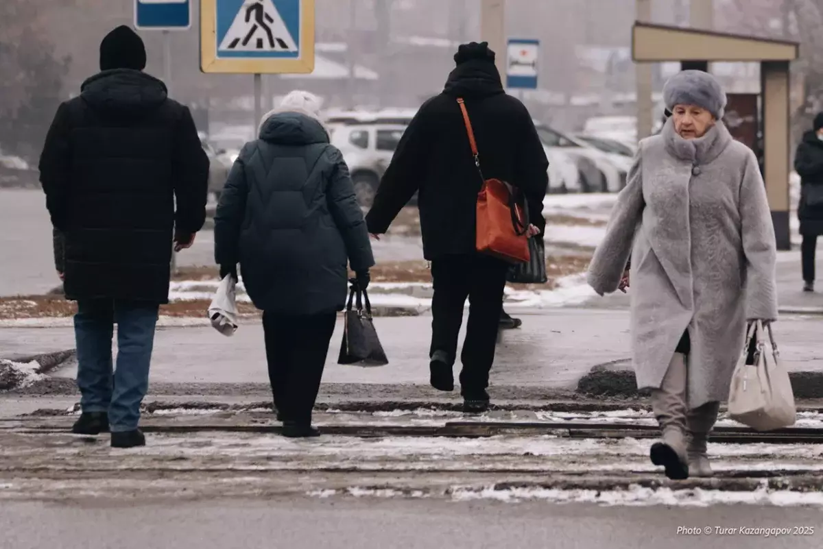 Заморозка тарифов и рост доходов: что ждет казахстанцев