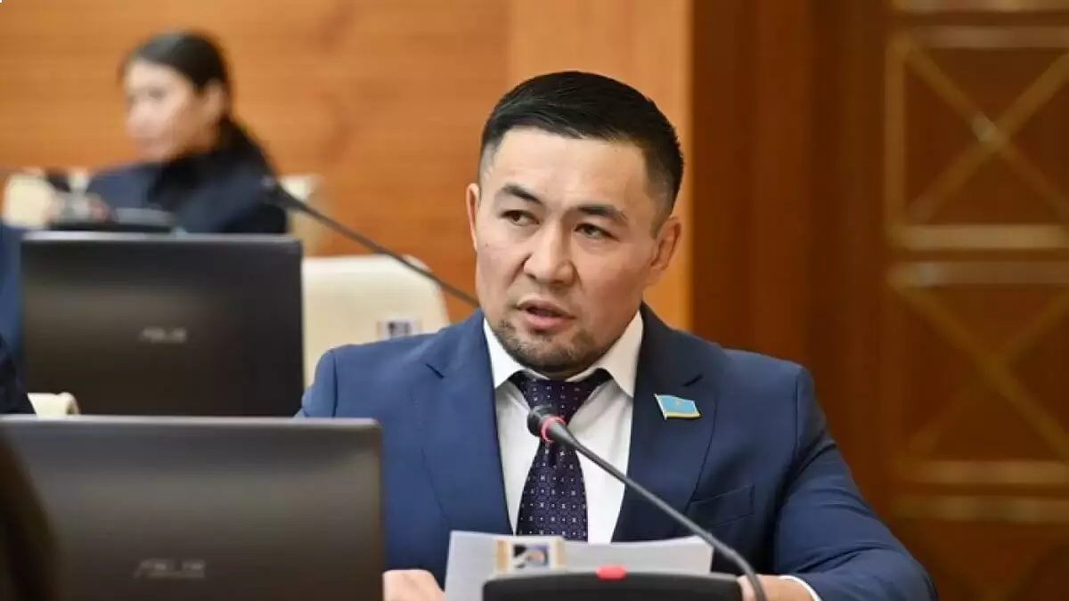 Депутат Ардақ Назаров тағы да жұртқа жақпай қалды 