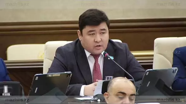 Қызметте жарақат алып, қаза тапты: Депутат дәрігерлерді қорғау мәселесін көтерді