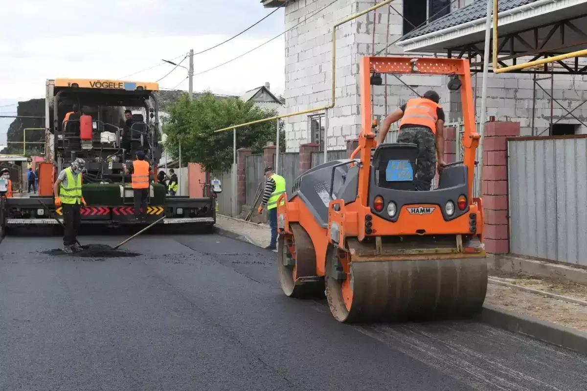 В Алатауском районе обновят более 100 километров дорог
